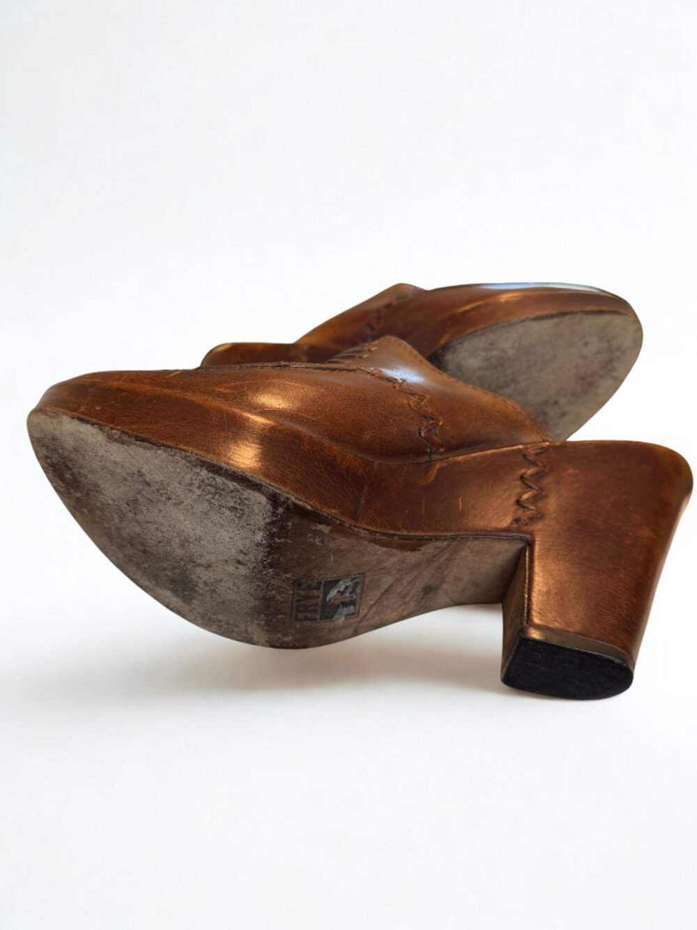 Frye Ingrid Apron Distressed Brown Leather Wooden Clogs Mules Women's Size 10 - Picture 4 of 6